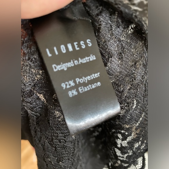 Lioness size medium dress - worn once - Picture 3 of 3